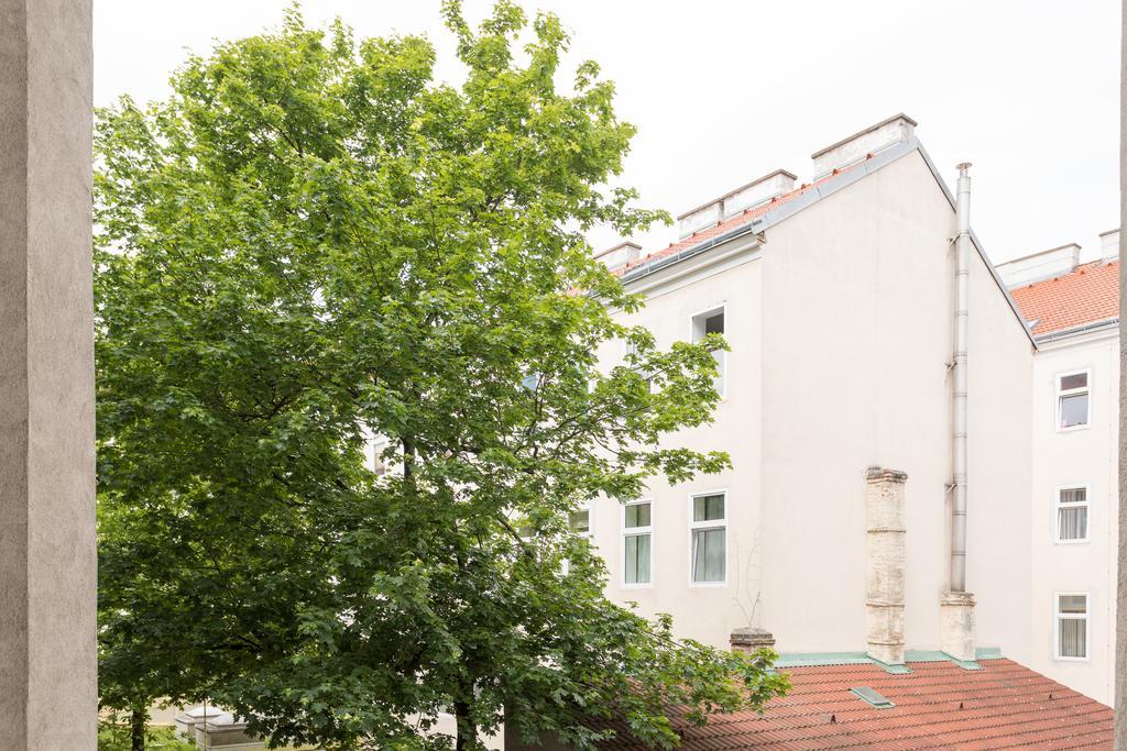 Apartment House In Wina Bagian luar foto
